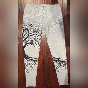 Stylish Gray Tree Print Women's Leggings